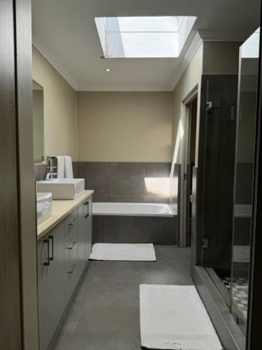 Luxury Townhouse In Stellenbosch Central Екстер'єр фото