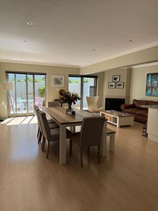 Luxury Townhouse In Stellenbosch Central Екстер'єр фото