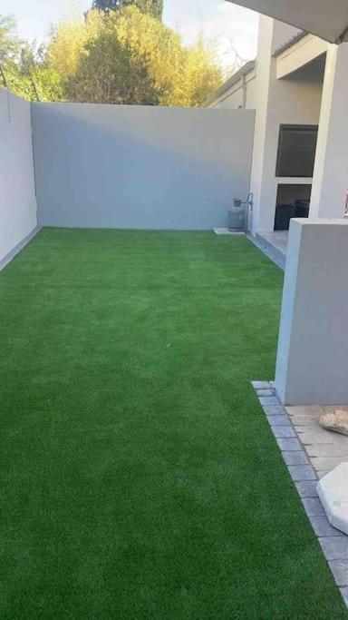 Luxury Townhouse In Stellenbosch Central Екстер'єр фото