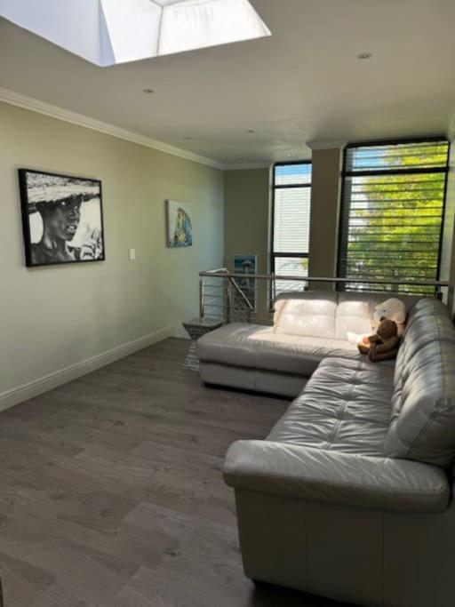 Luxury Townhouse In Stellenbosch Central Екстер'єр фото
