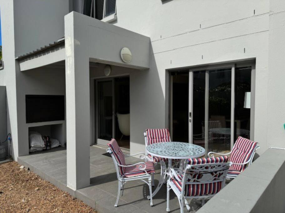 Luxury Townhouse In Stellenbosch Central Екстер'єр фото